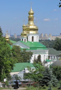 Огромный церковный комплакс в киеве, киевский церковный комплекс.