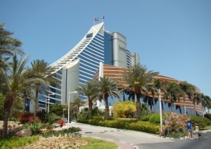 Дорогой отель в Дубаи или Бесплатный ночлег у друзей, Отзывы о каучсерфинге, отзывы каучсерферов.