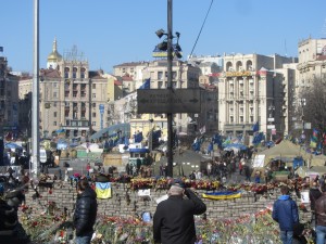 Трайр по погибшим на майдане в Киеве на площади независимости