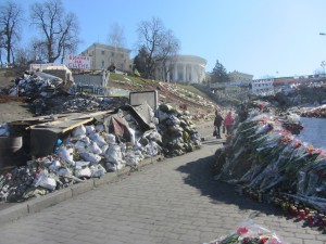 flowers in honor of the fallen heroes of Kiev 