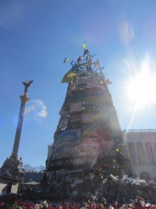 сооружение в честь погибшим на Евромайдане в киеве