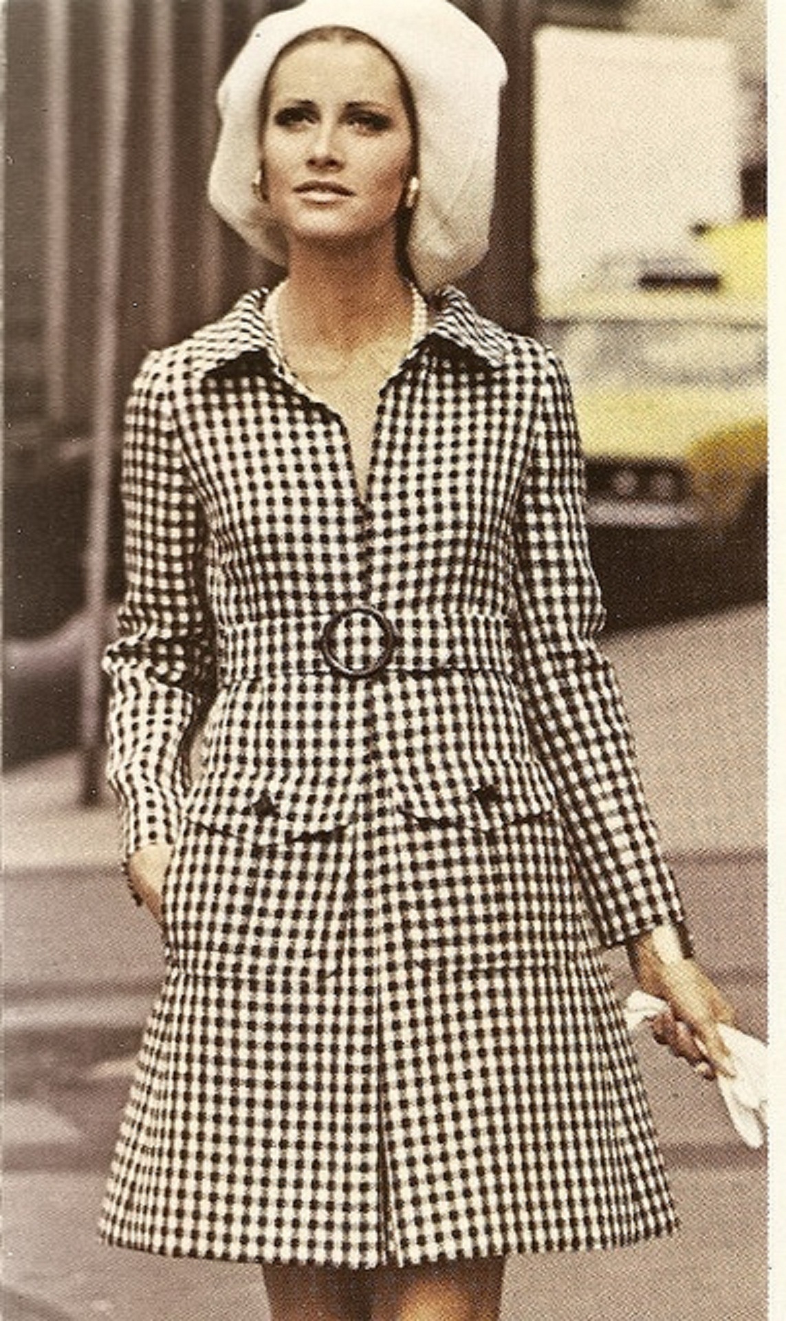 Клетчатое платье в стиле 70 годов