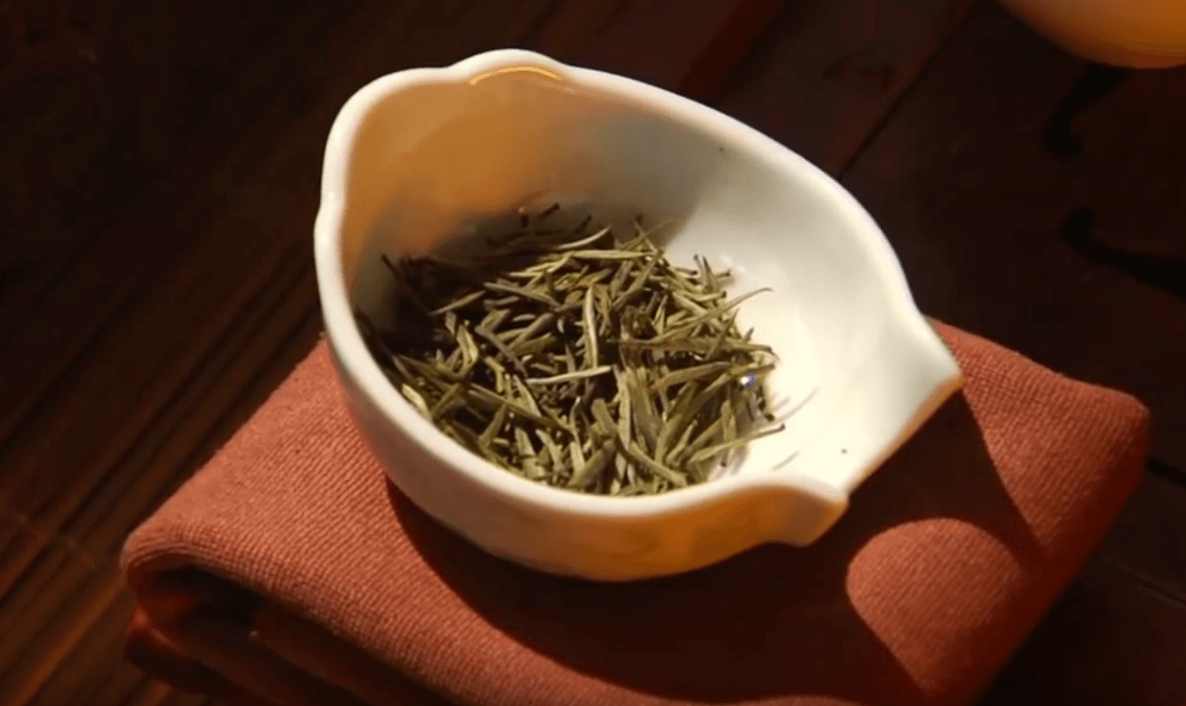 Состав хельбы, Из чего делают желтый чай, Египетский желтый чай Хельба состав и полезные свойства, Противопоказания желтого чая из Египта,