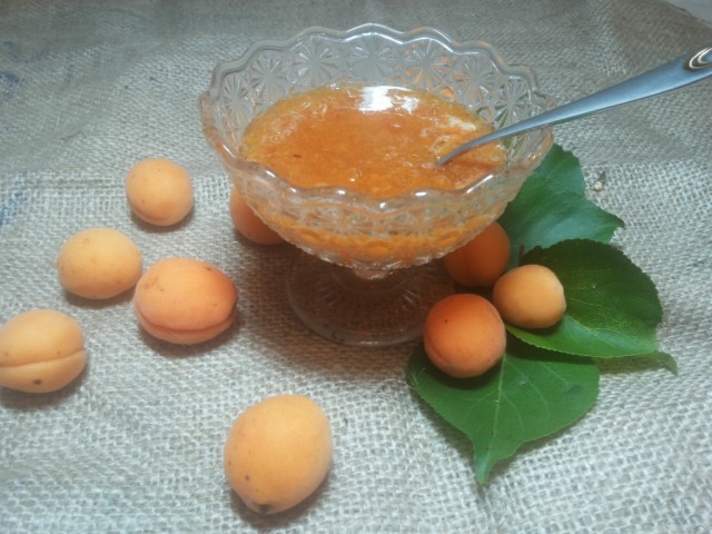 Сырое абрикосовое варенье "Витамин"